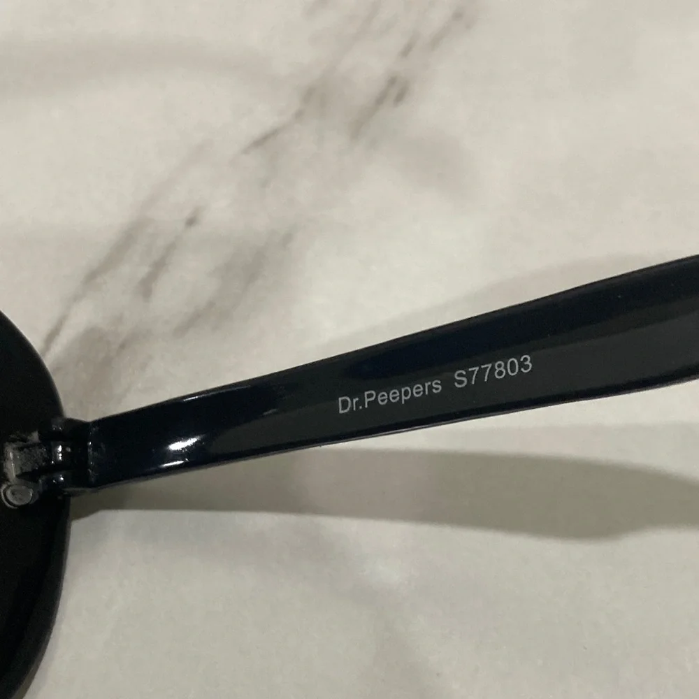 Rhinestone-Embellished Black Oversized Women's Sunglasses - Picture 11 of 16